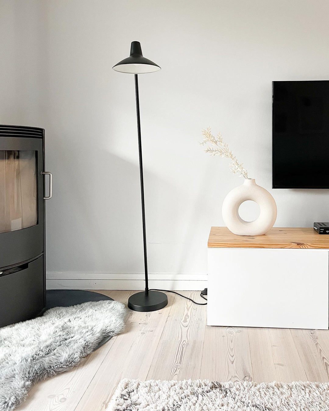 Darci | Floor lamp | Black