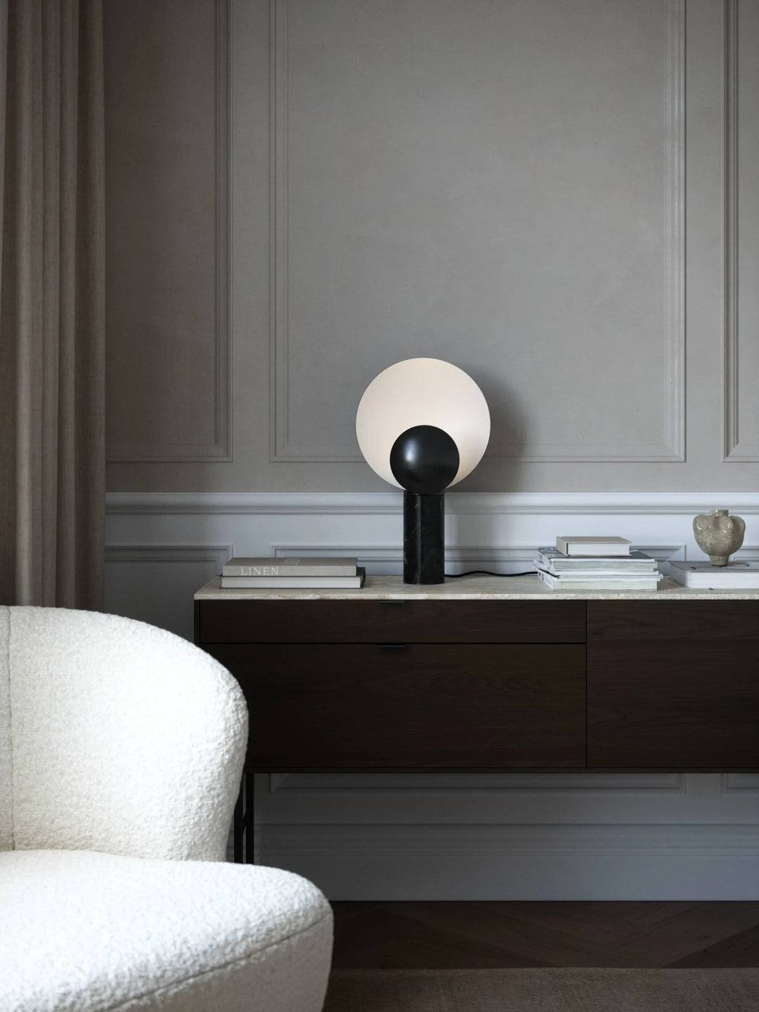 Caché | Table lamp | Matt black