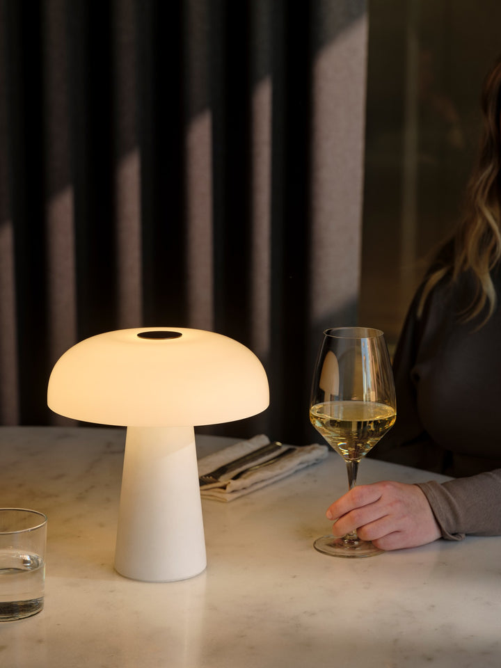 Glossy Mini Portable | Bordslampa | Vit
