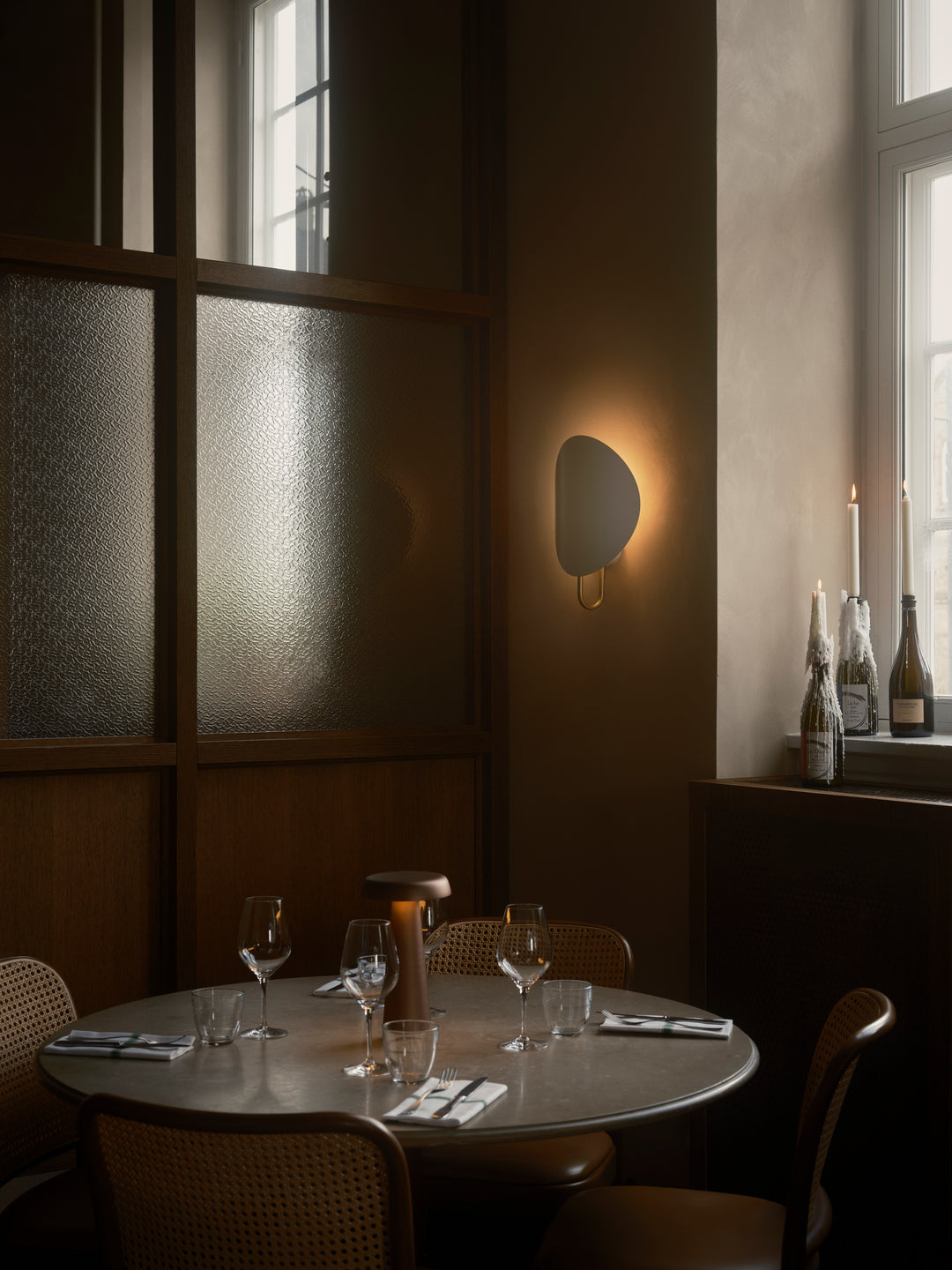 Spargo | Wall light | White/Brass