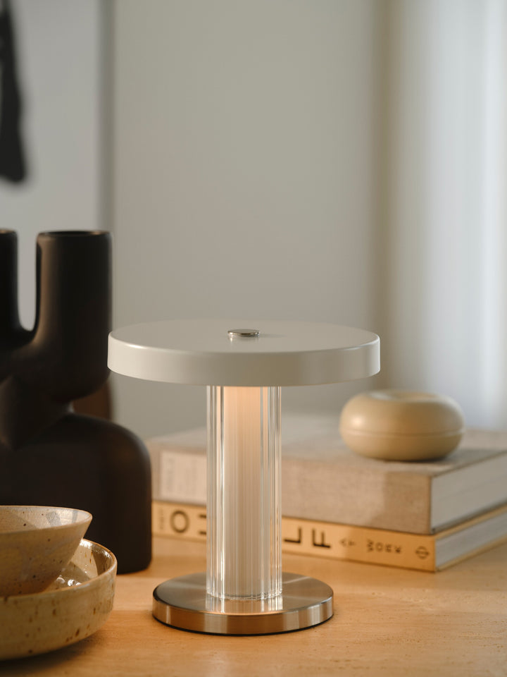 Trezzi Portable | Table lamp | White