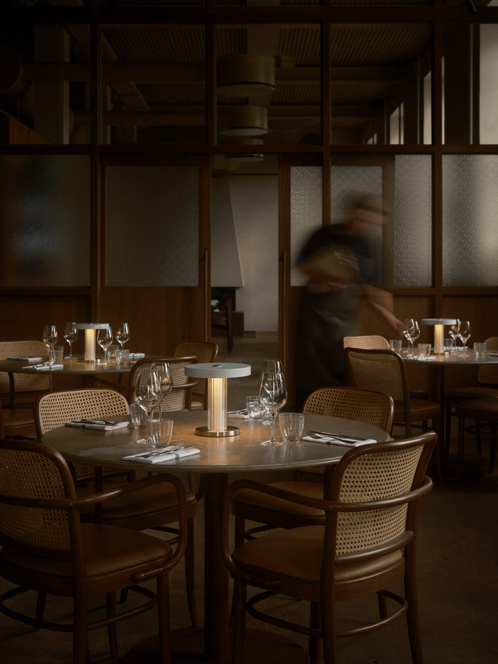 Trezzi Portable | Table lamp | White