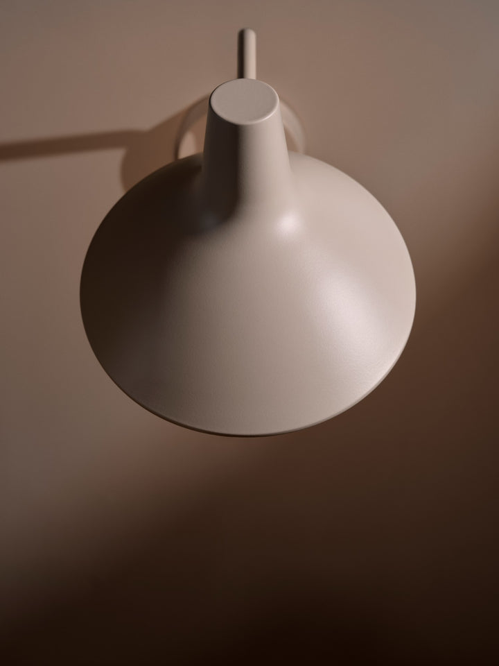 Darci | Wall light | Sand