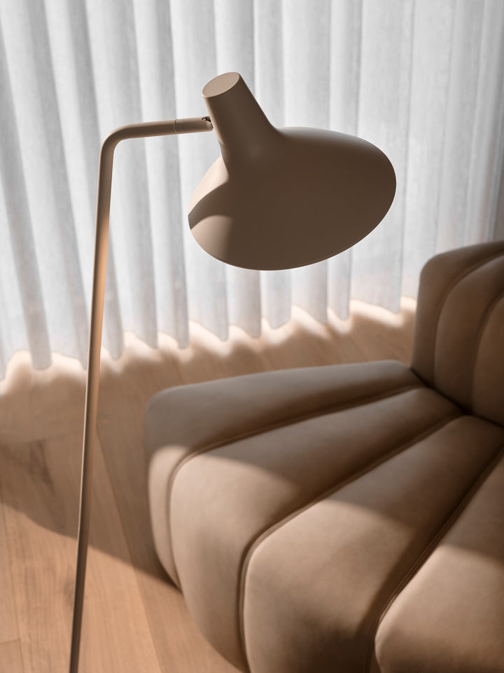 Darci | Floor lamp | Sand
