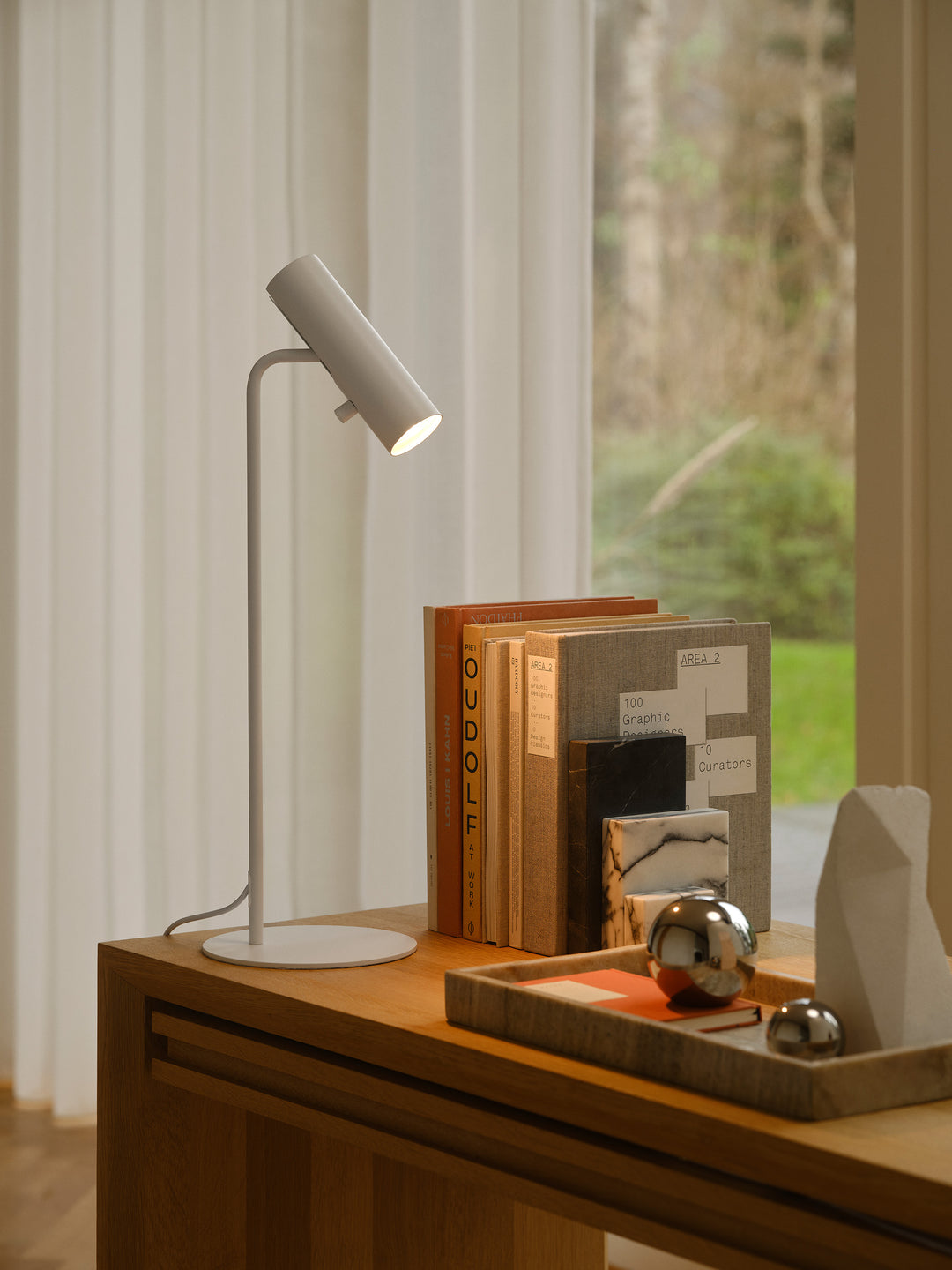 MIB 6 | Bordslampa | Vit