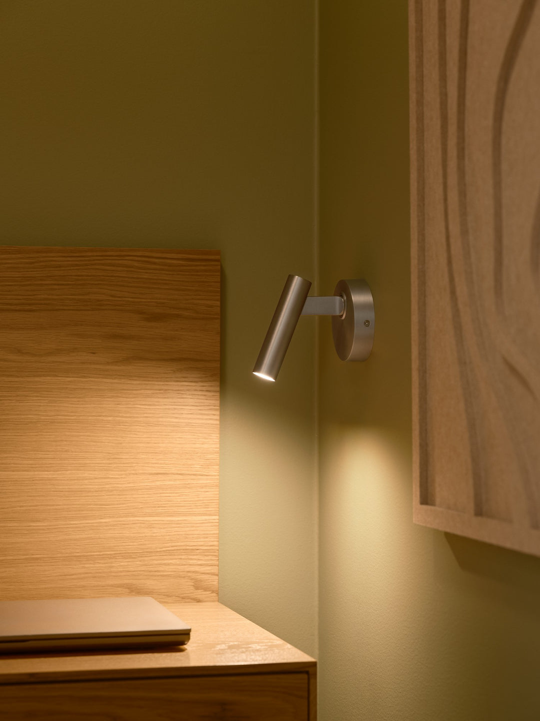 Makoto | Vägglampa | Satin krom