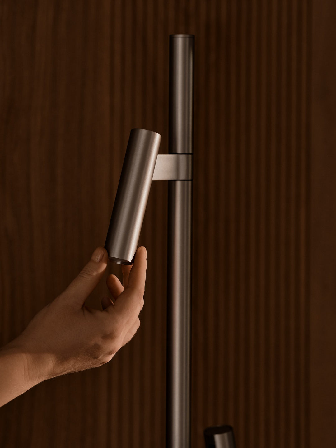 Makoto | Floor lamp | Satin Chrome