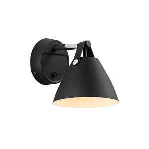 Strap 15 | Vägglampa | Svart